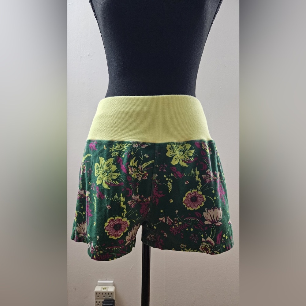 FP Movement by Free People Forest Green Muscle micro set - Picture 4 of 8